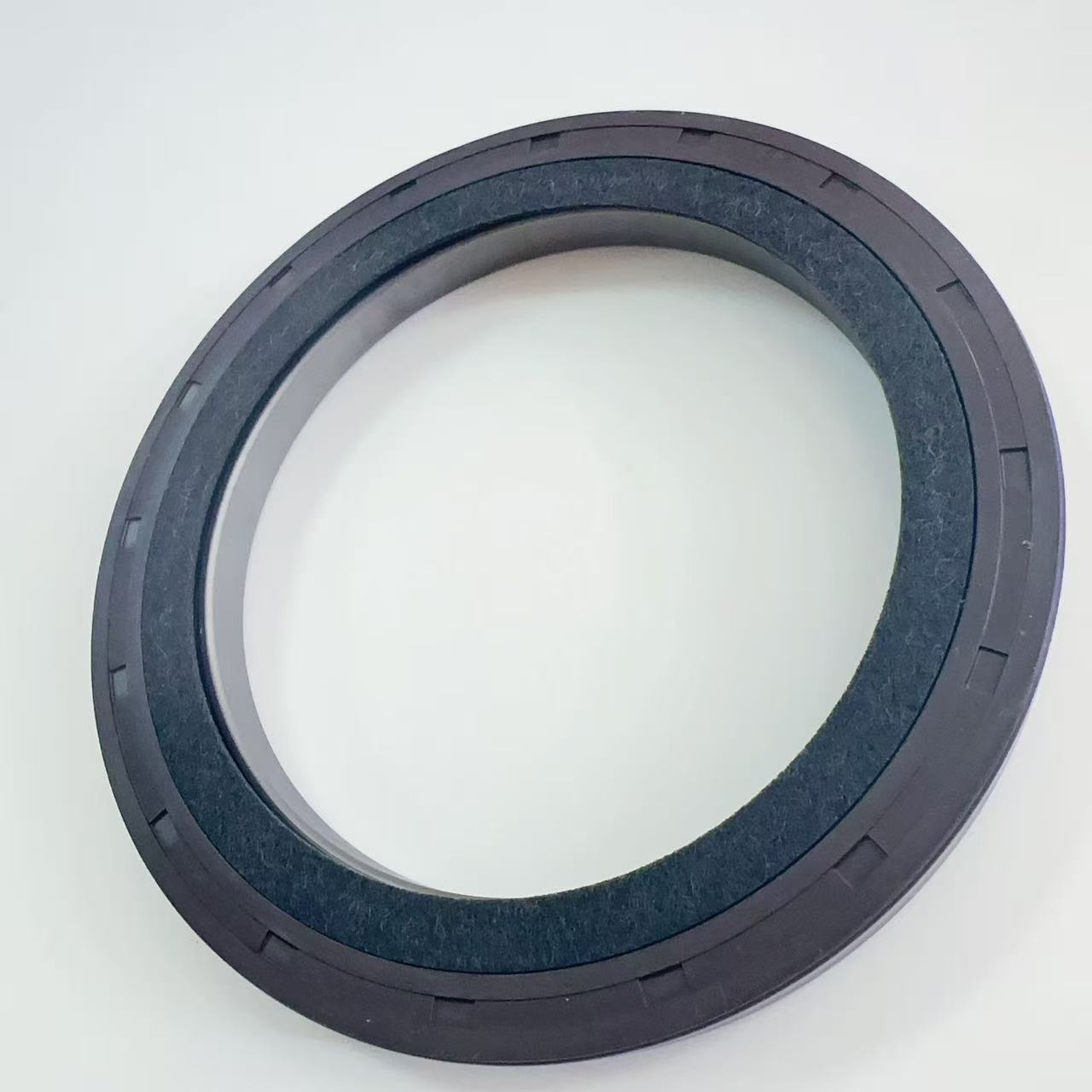 BZ4425-E1 Y 104*137*13 FA20 NOK Original Imported Excavator Engine Crankshaft Front/Rear Oil Seals, High-Pressure, High-Temperature Resistant Skeleton Oil Seals