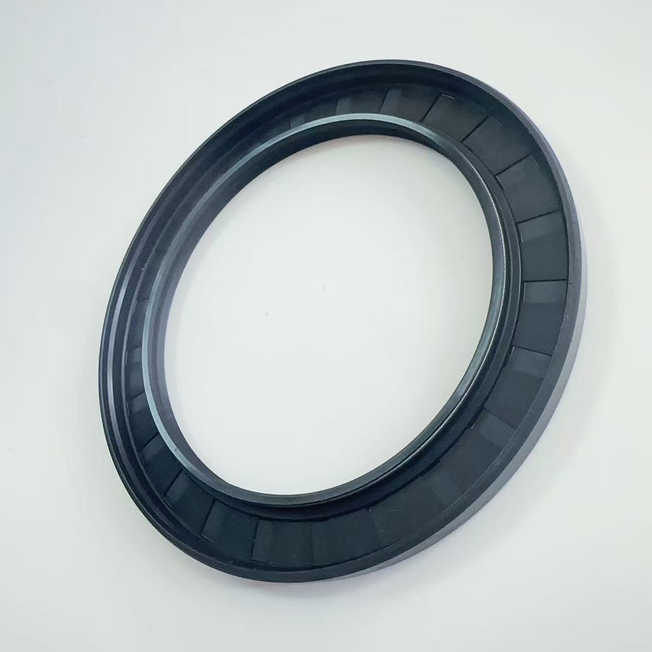 BH2195-E0 HTC 100*135*10 S728 NOK Original Imported Excavator Engine Crankshaft Front Oil Seal/Crankshaft Rear Oil Seal, High-Pressure, High-Temperature Resistant Skeleton Oil Seal