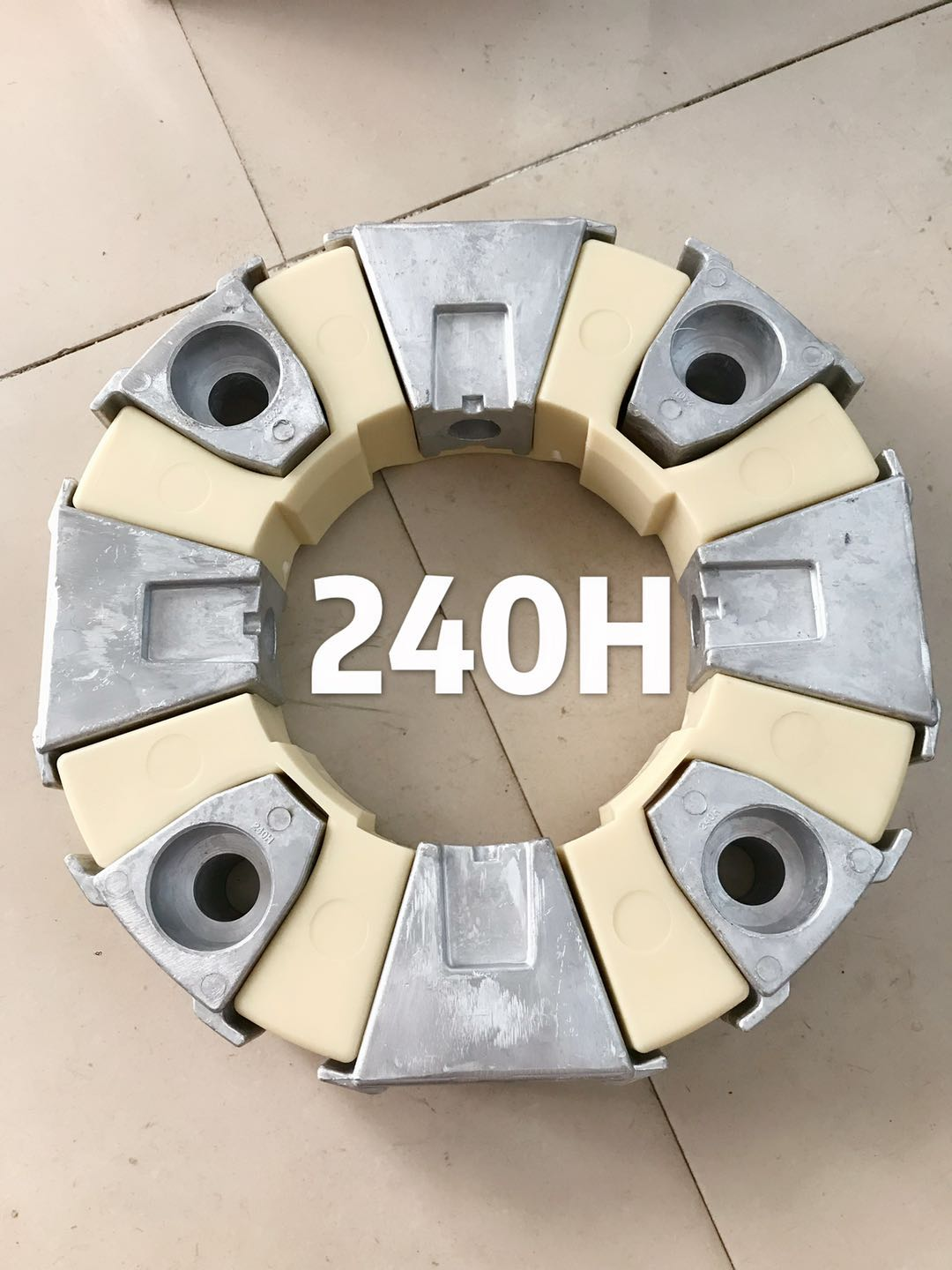 Model 240H excavator engine hydraulic pump coupling. Suitable for SK450-6, R385-7, R305-9, E345B and R385-9T